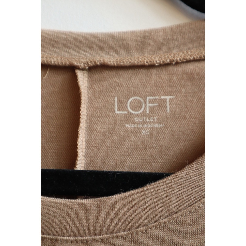 LOFT Outlet Tan Dolman Sleeve Bubble Hem Top XS Camel Brown Relaxed Tee - Picture 4 of 5